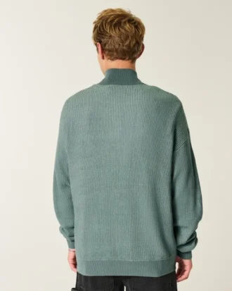 Sweter z ćwiartkowym zamkiem
