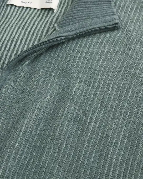Sweter z ćwiartkowym zamkiem Sweter z ćwiartkowym zamkiem
