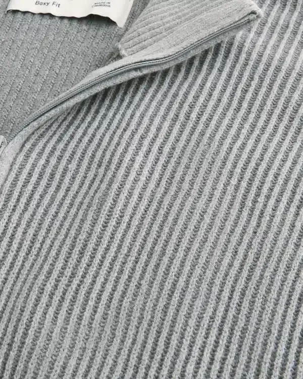 Sweter z ćwiartkowym zamkiem Sweter z ćwiartkowym zamkiem