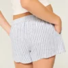 Szorty Hollister Livvy z mieszanki lnu z niskim stanem Szorty Hollister Livvy z mieszanki lnu z niskim stanem