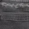 Szorty malarskie z denimu o bardzo luźnym kroju z nadrukiem płomieni Szorty malarskie z denimu o bardzo luźnym kroju z nadrukiem płomieni