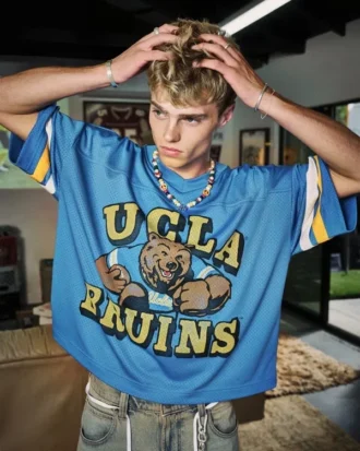 Uniwersytet Kalifornijski w Los Angeles, koszulka futbolowa z grafiką Bruins