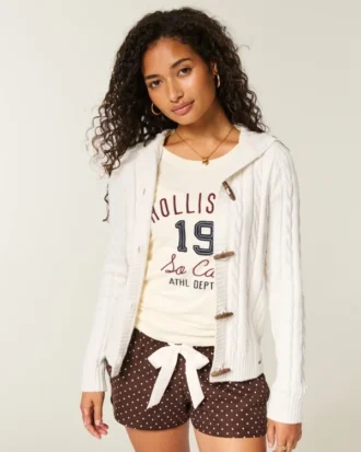 Świąteczna kolekcja Hooded Cable-Knit Toggle Cardigan