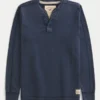 Świąteczna koszulka z kapturem Henley Świąteczna koszulka z kapturem Henley